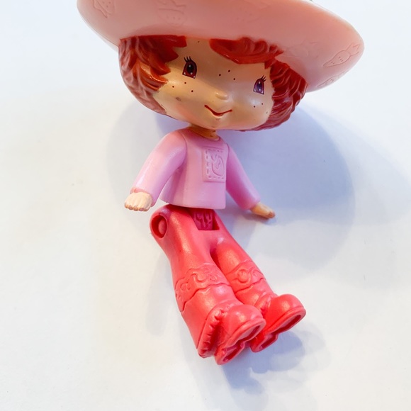 Strawberry Shortcake 2006 Happy Meals Toy. - Picture 2 of 8